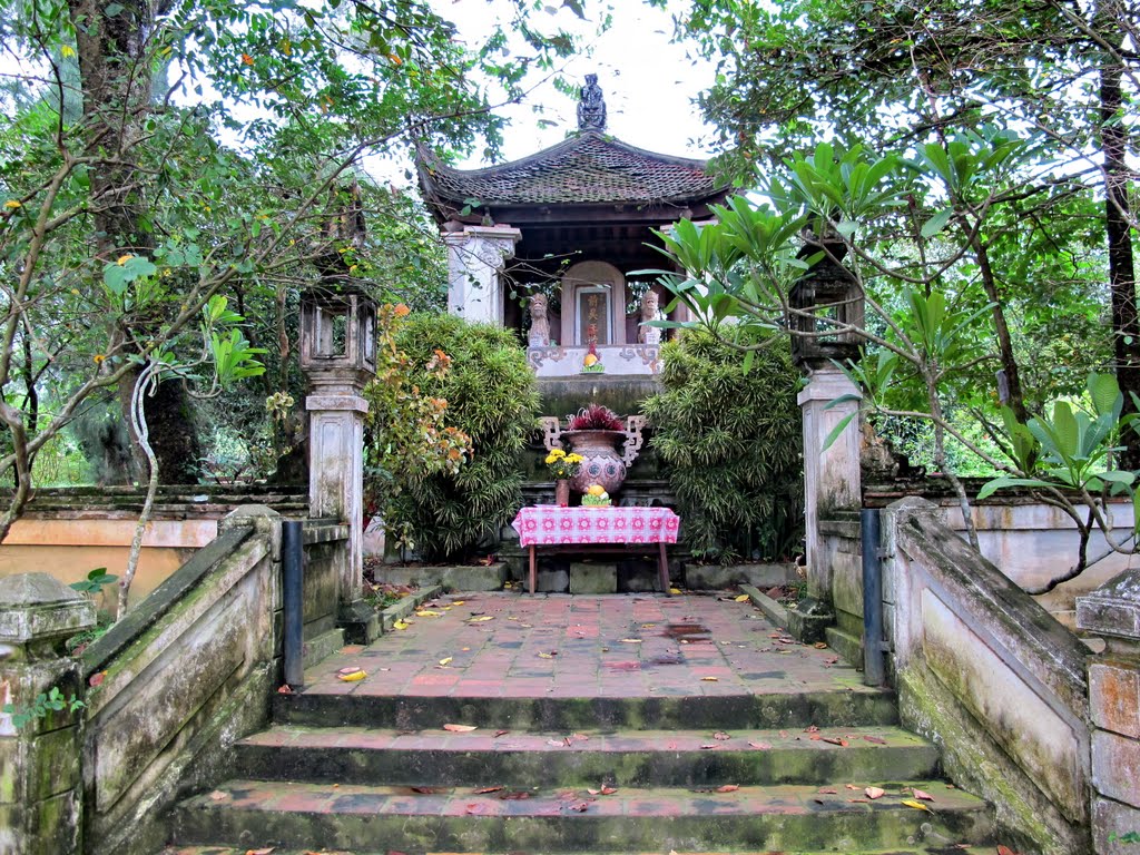Đền thờ và lăng Ngô Quyền