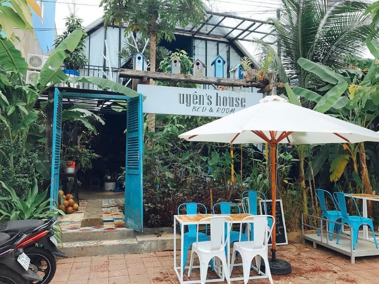 Homestay Uyen's House Côn Đảo là một sự kết hợp độc đáo giữa dịch vụ homestay và quán café 