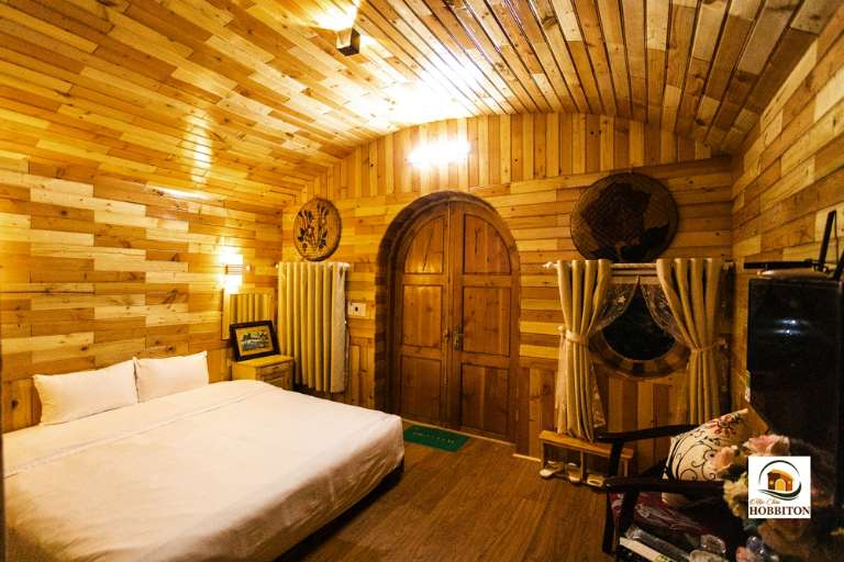 Phòng ngủ tại Hobbition Homestay Mộc Châu như căn hầm bí mật trong truyện