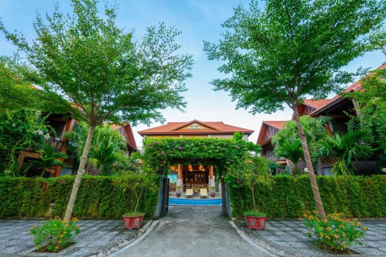 The Little Village Ninh Binh được thiết kế với không gian sang trọng Á - Âu và luôn thu hút du khách bởi kiểu dáng lạ mắt