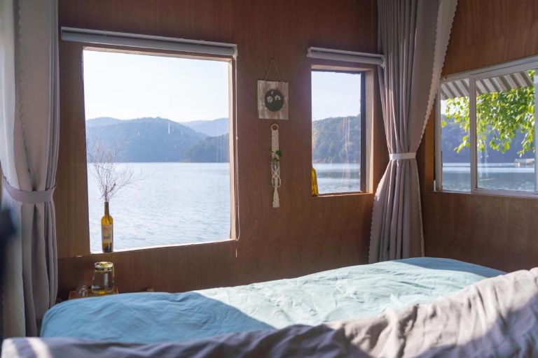 Mỗi homestay hồ Tuyền Lâm đèu có vẻ đẹp khác nhau khiến du khách khó lựa chọn được nơi ưng ý