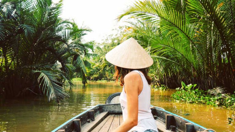 Chez Mimosa Petite cung cấp nhiều tour du lịch để du khách khám phá những địa điểm đáng đến tại Sài Gọn như tham quan đồng bằng sông Cửu Long (nguồn: chezmimosa.com)