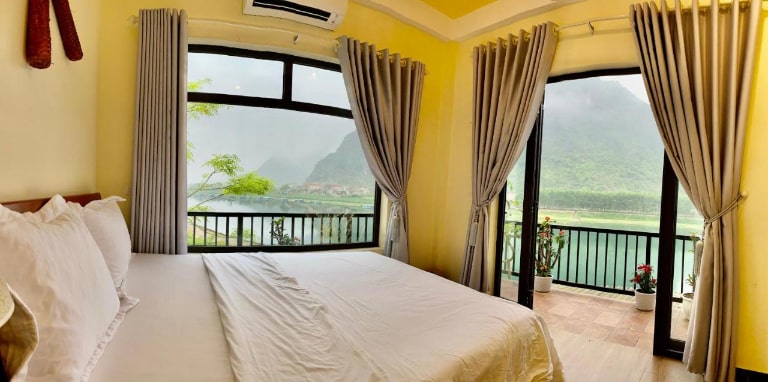Căn phòng được thiết kế với không gian mở vô cùng thoáng đãng (nguồn: booking.com)