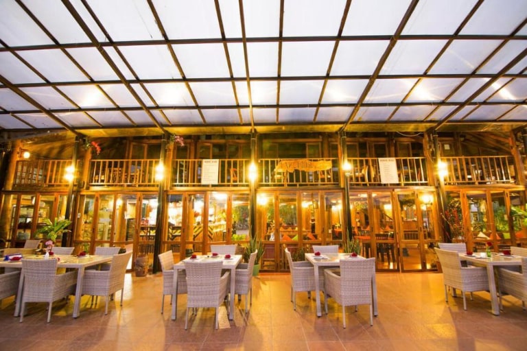 Nhà hàng tại Lake House được thiết kế sang trọng vô cùng nổi bật (nguồn: booking.com)