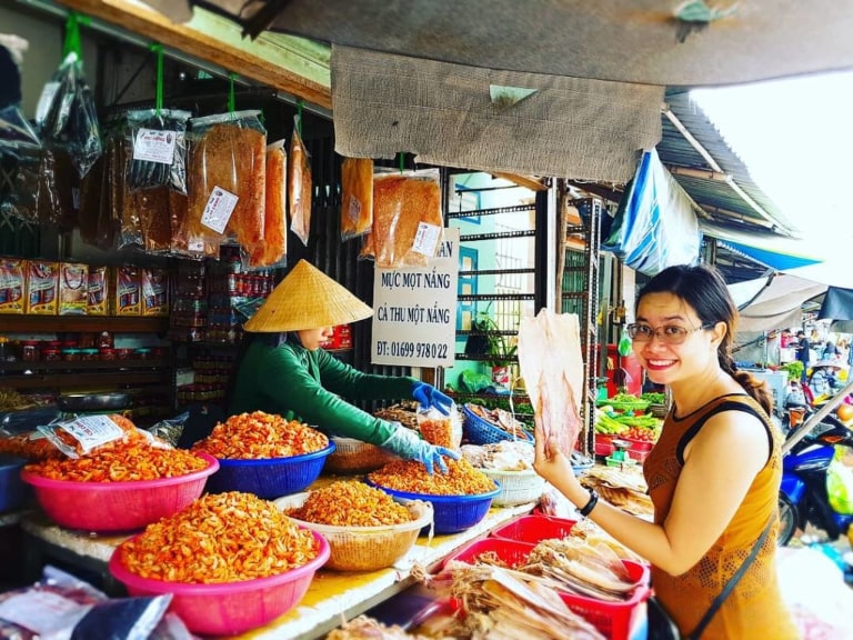 Hải sản khô tại chợ cũng rất phong phú và đa dạng