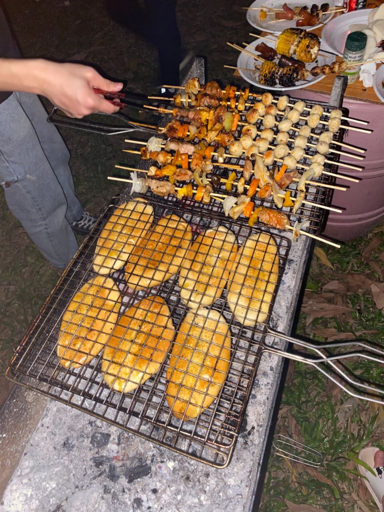 tiệc BBQ tại hồ đồng mô