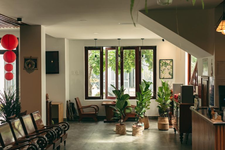 Kool House Phú Yên là sự kết hợp hoàn hảo của dịch vụ lưu trú và quán cafe với phong cách cổ điển, không gian thoáng mát