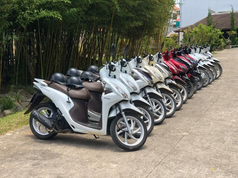Thuê xe máy đảo Phú Quý. 