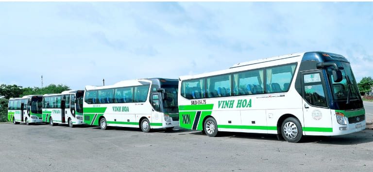 Nhà xe Vinh Hoa là đơn vị vận tải hành khách liên tỉnh có quy mô lớn nhất nhì khu vực Bình Thuận. 