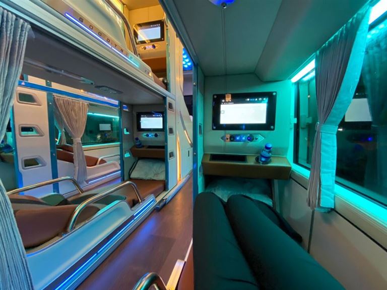 Tiến Oanh Limousine có xe limousine buồng phòng được thiết kế riêng biệt cho mỗi hành khách