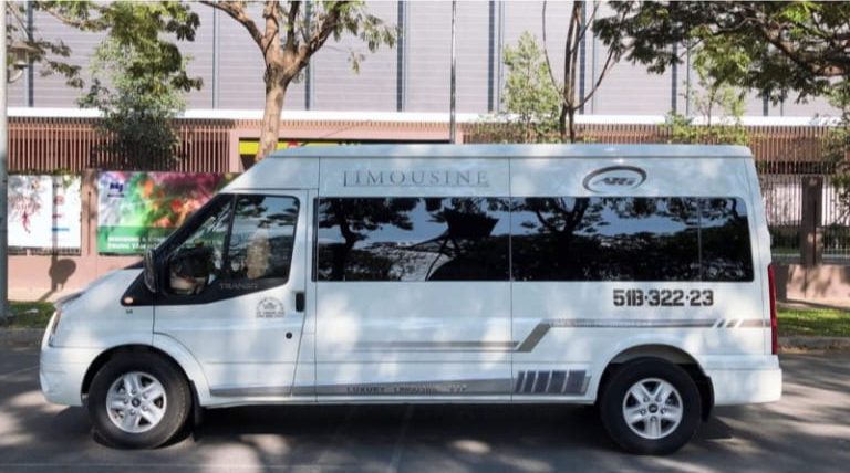 Bên cạnh dòng xe giường nằm, Tâm Hạnh còn đầu tư mẫu Dcar Limousine phục vụ khách đi tuyến Sài Gòn - Mũi Né.