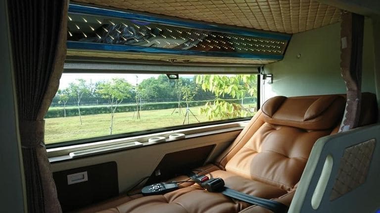 Các dịch vụ tiện ích được trang bị đầy đủ trên xe để hành khách có không gian nghỉ ngơi thoải mái