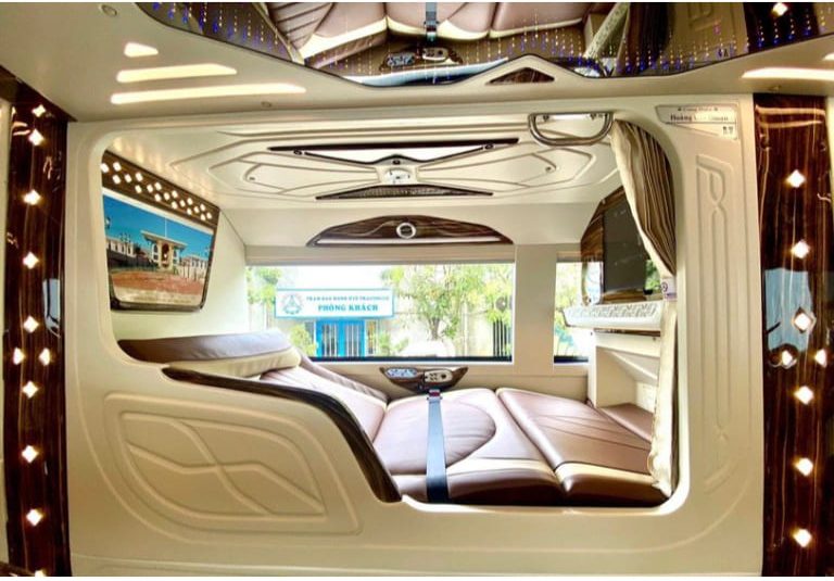 Giường nằm kích thước lớn, kiểu dáng thiết kế đặc biết giúp khách hàng có tư thế thoải mái khi đi xe Sài Gòn Phan Thiết.