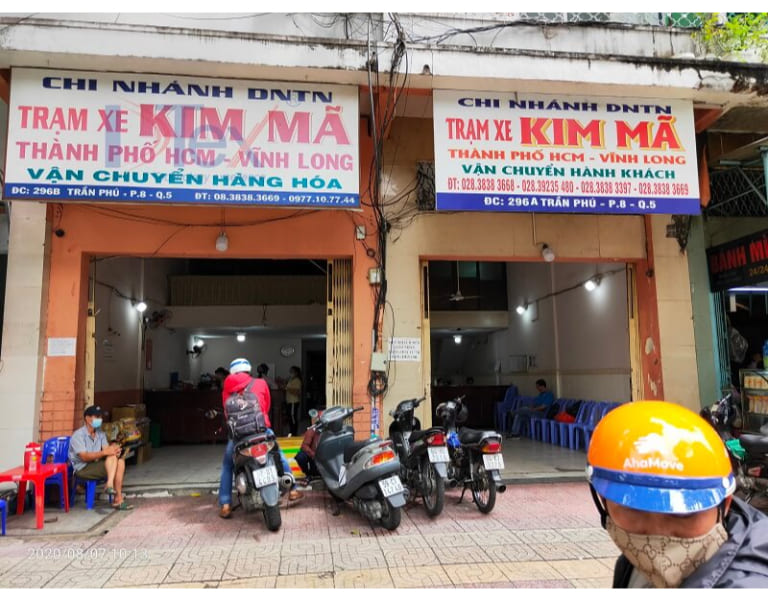 Văn phòng xe Kim Mã tại Sài Gòn nơi khách hàng mua vé trực tiếp hoặc ký gửi hàng hóa. 