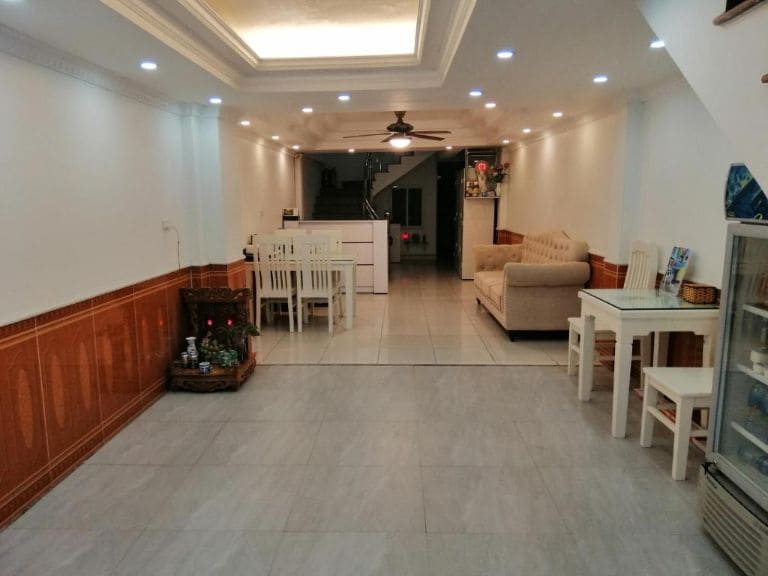 Khu vực phòng chờ tại sảnh khách sạn gần sân bay Nội Bài - Sao Mai Cosy Nest cũng nhận được điểm cộng lớn từ khách hàng