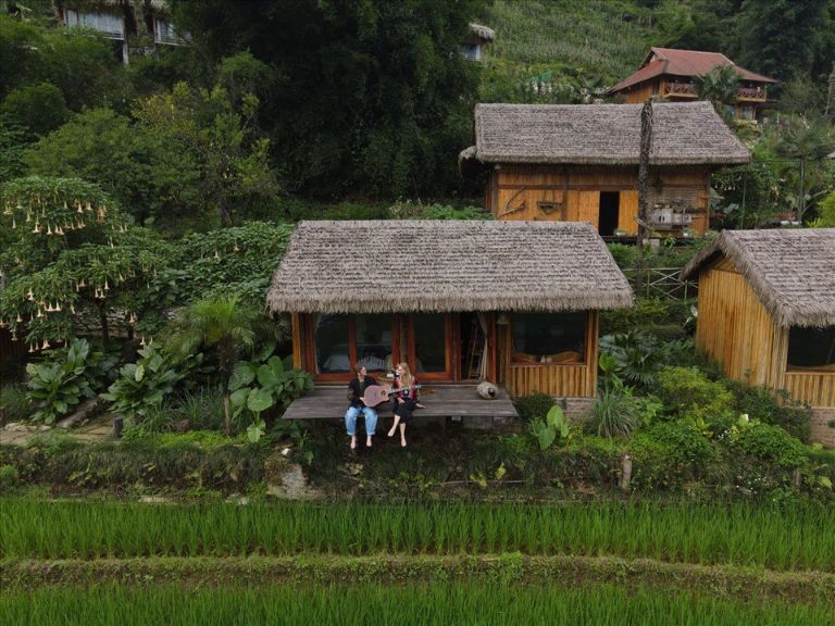 Ngôi nhà nhỏ Hmong Mountain Retreat tọa lạc giữa thiên nhiên hoang sơ bình dị (nguồn: booking.com)