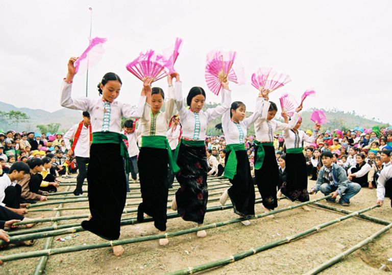 Vui cùng lễ hội của người đồng bào dân tộc Thái nơi đây chắc chắc là trải nghiệm thú vị không bao giờ quên của nhiều du khách (nguồn: dulichmienbac.arttravel.vn)