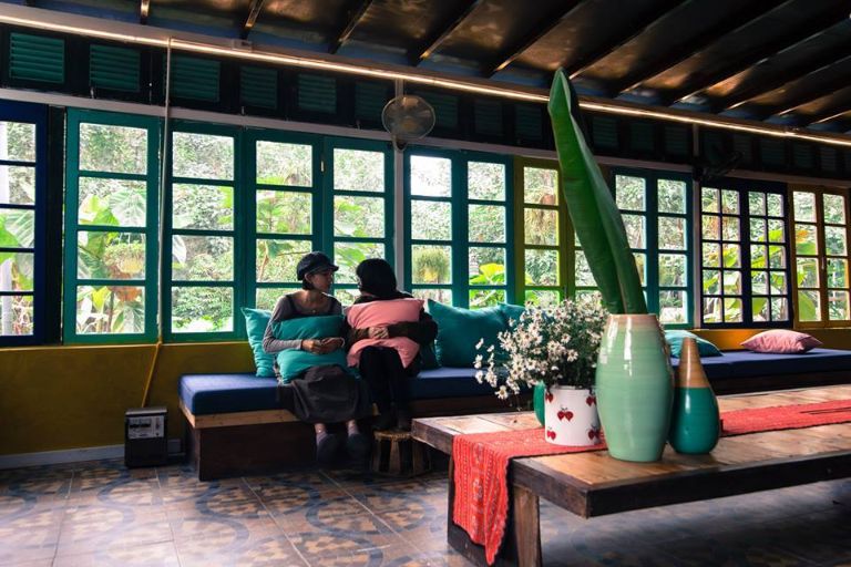 Mỗi du khách tới đây đều vô cùng thích thú với cách thiết kế độc đáo của Vintage House-Homestay Mê Linh (nguồn: bamboovietnamtravel.com.vn)
