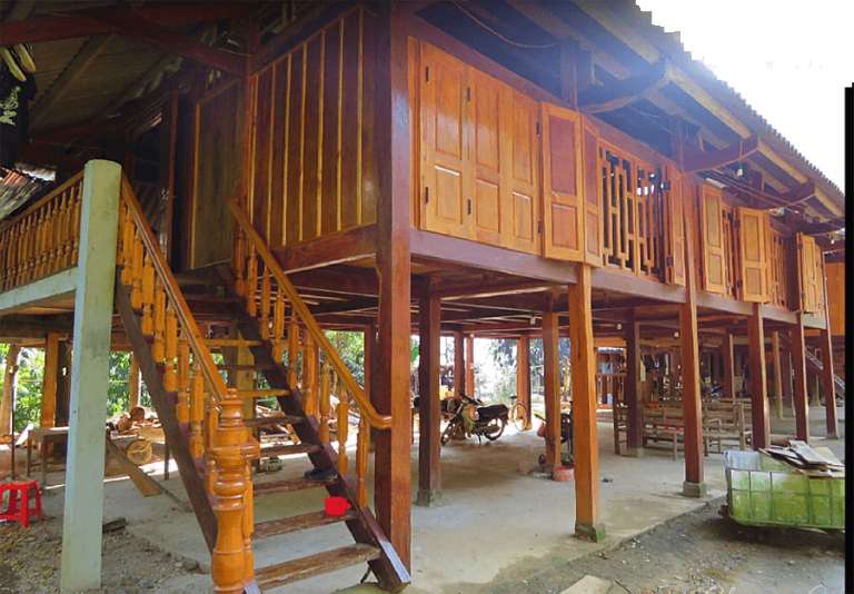 Homestay Khuổi Nhi được làm hoàn toàn từ gỗ rừng với kiểu nhà sàn truyền thống