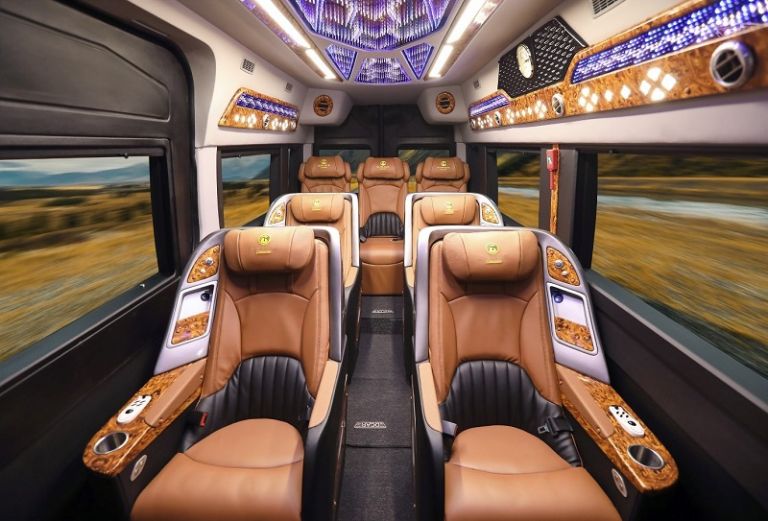 Hãng xe VIP Limousine sẽ thu thêm phụ phí nếu hành khách có nhu cầu được đón/trả tận nơi 