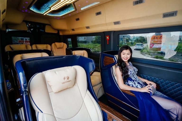 Hãng xe limousine Hà Nội Hải Phòng này đang triển khai 260 000đ/vé với hệ thống ghế ngồi cao cấp, được bọc da êm ái, đảm bảo cho chuyến hành trình thoải mái với mỗi hành khách 