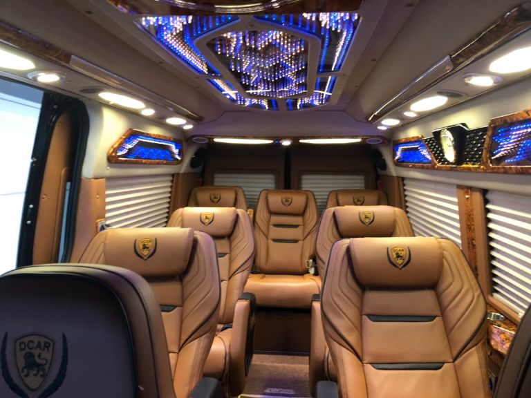 Với giá thành dưới 200 000đ, bạn có thể sử dụng mọi dịch vụ trên tuyến xe limousine Hà Nội Ninh Bình này