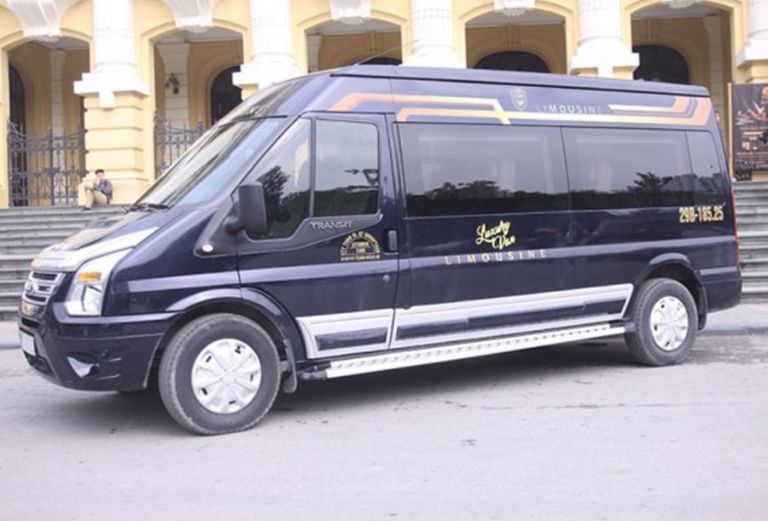 Chỉ với 350 000đ/vé, bạn đã có thể trải nghiệm mọi dịch vụ cùng nội thất hiện đại trên dòng xe limousine Hà Nội Sapa này