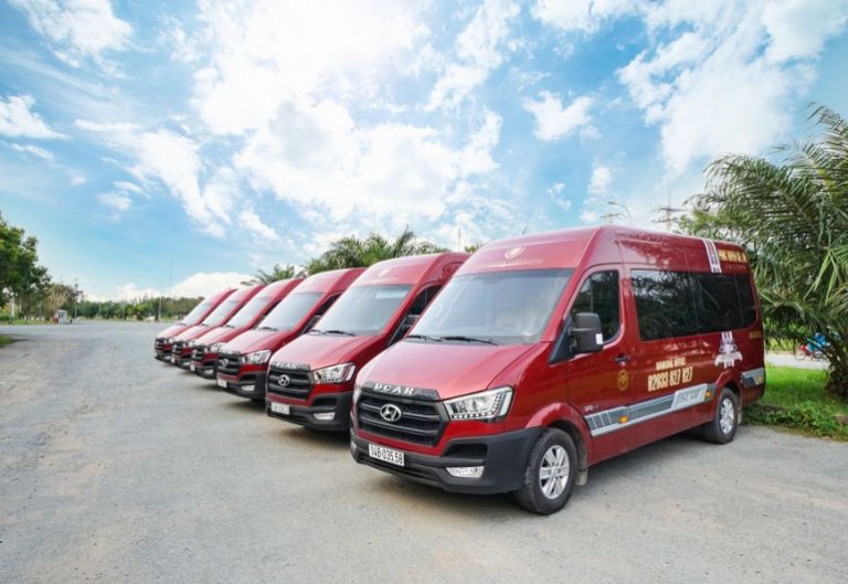 Nhà xe Tùng Tuấn là đơn vị hàng đầu trong lĩnh vực vận tải của tuyến đường Hà Nội Uông Bí với dàn xe mới, chất lượng