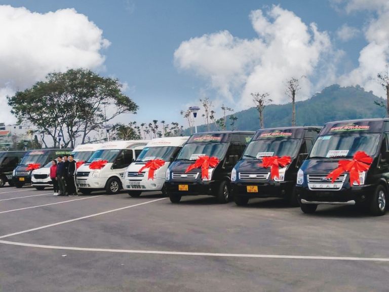 Nhà xe cộ Huyện Đảo Cô Tô chiếm hữu dàn vị trí limousine 9 vị trí unique bịa ưu tiên số 1 lên hưởng thụ của khách hàng hàng