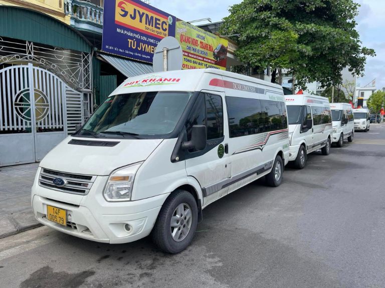 Để đảm bảo sự thoải mái và an toàn cho khách hàng, nhà xe Duy Khánh Limousine sử dụng dòng xe 9 chỗ VIP cho tuyến xe limousine Hải Phòng Thanh Hóa.