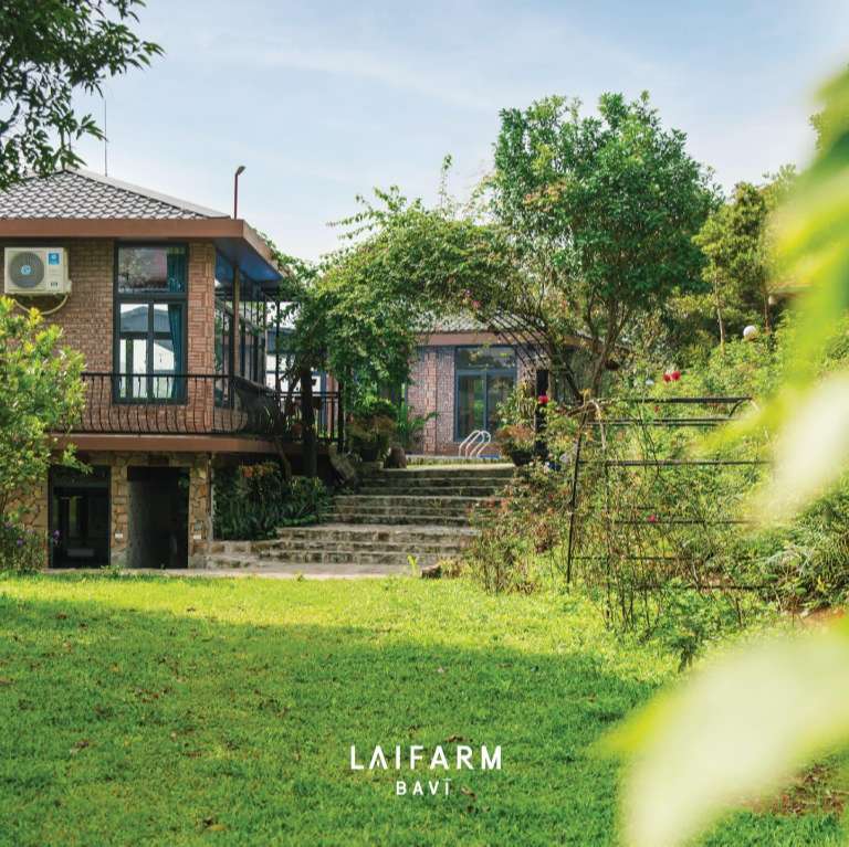 Căn nhà nằm giữa hồ nước tại Lai Farm Homestay Ba Vì ( nguồn: facebook.com)
