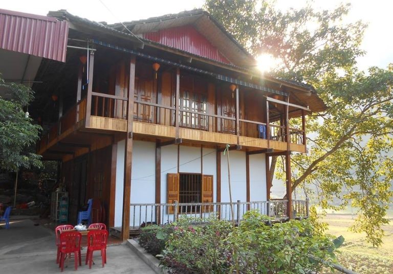 Homestay Quỳnh Mai ở Bắc Kạn tính phí theo mức giá từ 180 000đ đến 450 000đ mỗi đêm, tùy theo hạng phòng 