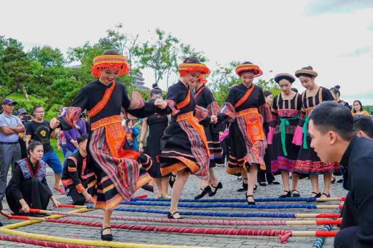 Vui cùng lễ hội của người đồng bào dân tộc Thái nơi đây chắc chắc là trải nghiệm thú vị không bao giờ quên của nhiều du khách (nguồn: vanhoa247.net)
