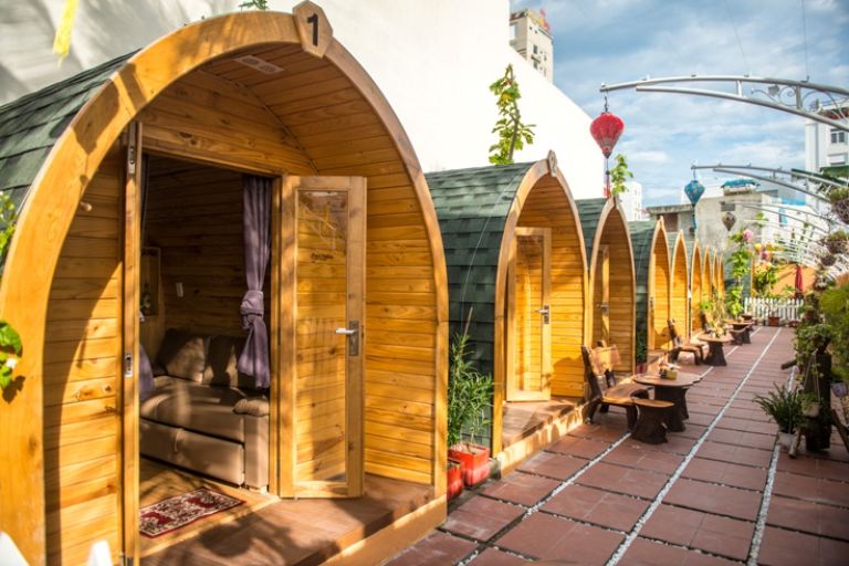 Bungalow Homestay là chuỗi căn nhà gỗ độc đáo giữa phố biển Đà Nẵng, mang đến mô hình lưu trú độc nhất vô nhị với khu vườn nhỏ tạo ra thế giới thiên nhiên đầy màu sắc (nguồn: bungalowhomestay.vn)