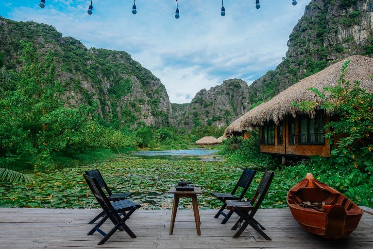 Homestay gần Hang Múa Ninh Bình được các du khách đánh giá cao với không gian nghỉ dưỡng yên bình và dịch vụ chất lượng