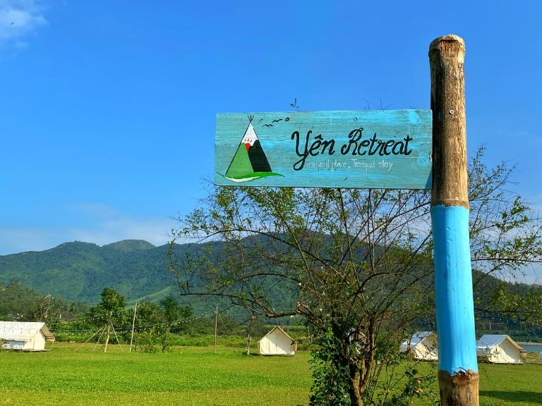 Yên Retreat Homestay Hòa Bắc Đà Nẵng là khu nghỉ dưỡng hoạt động theo mô hình cắm trại là chủ yếu, thích hợp cho những ai tìm kiếm điểm lưu trú ngắn hạn (nguồn: yenretreat.com)