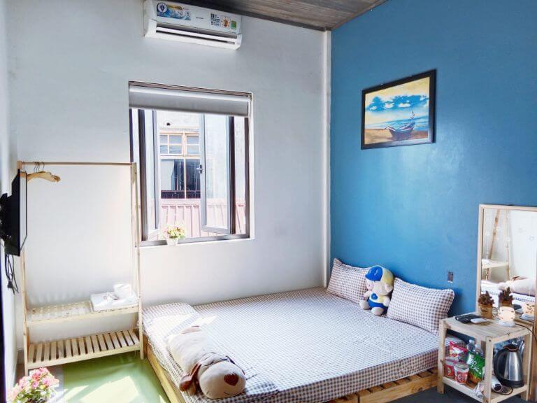 Phòng nghỉ ngơi của du khách được thiết kế tối giản, tạo cảm giác thoáng mát mà vẫn gần gũi (Nguồn: Facebook.com)