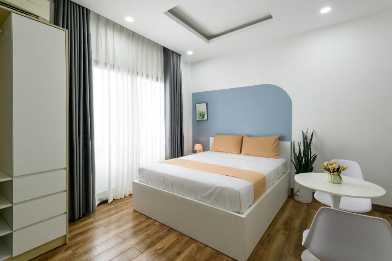 Cozrum Homes - Summer's House sở hữu thiết kế theo lối tối giản, với tông màu trắng làm chủ đạo, tạo nên không gian nghỉ dưỡng thư giãn một cách tối đa (nguồn: booking.com)