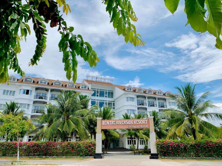 Bến Tre Riverside Resort khu resort không gian lớn bao phủ bởi rặng rừa xanh mát 