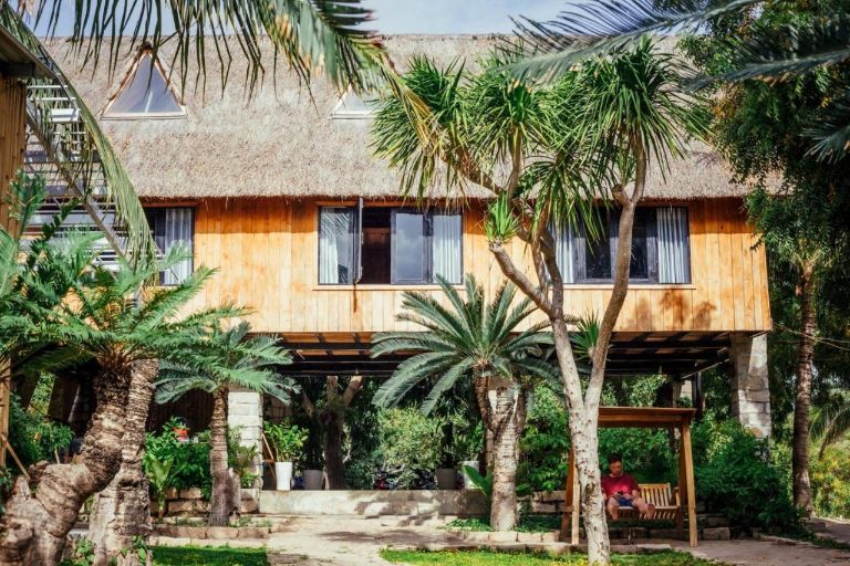 Đảo Hoa Vàng Homestay là một trong những địa điểm nghỉ dưỡng cực kỳ hot tại thành phố Cam Ranh