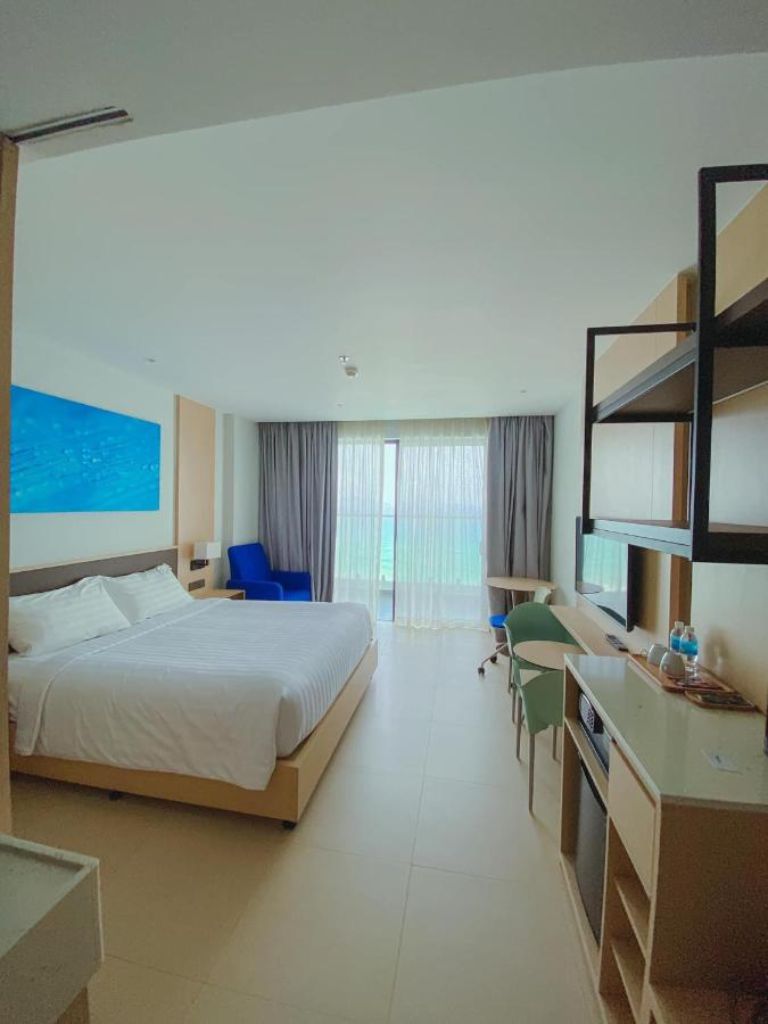 The Arena Cam Ranh Home cũng cung cấp các loại phòng tiêu chuẩn, phòng Deluxe có view biển cực xịn
