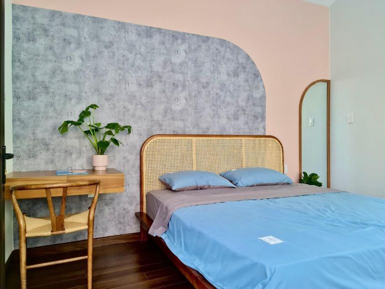 Phòng ngủ được thiết kế hệ thống cửa kính tạo không gian thoáng đãng cho nơi nghỉ dưỡng (Nguồn: facebook.com)