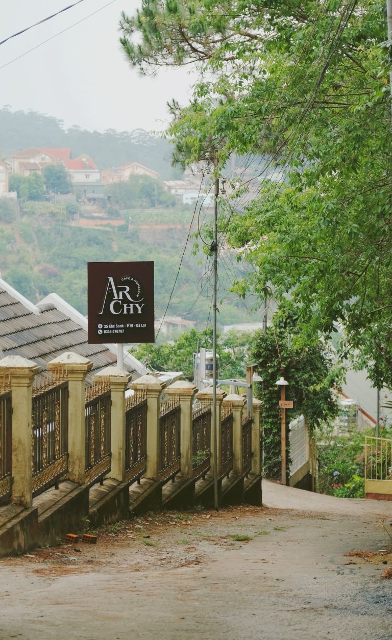 Với lối kiến trúc Địa Trung Hải độc đáo và thu hút, Archy Cafe & Homestay sẽ mang đến cho bạn một trải nghiệm đáng nhớ khi du lịch đến thành phố Đà Lạt xinh đẹp.
