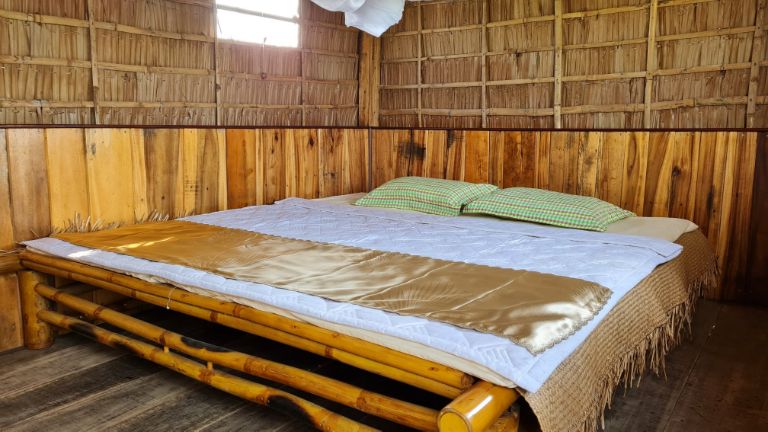 Phòng nghỉ giường đôi dành cho 2 người với không gian ấm cúng, bình dị.