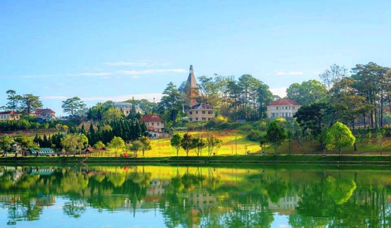 TOP 05 homestay gần hồ Xuân Hương Đà Lạt sở hữu tầm nhìn tuyệt đẹp ra hồ và được nhiều du khách lựa chọn