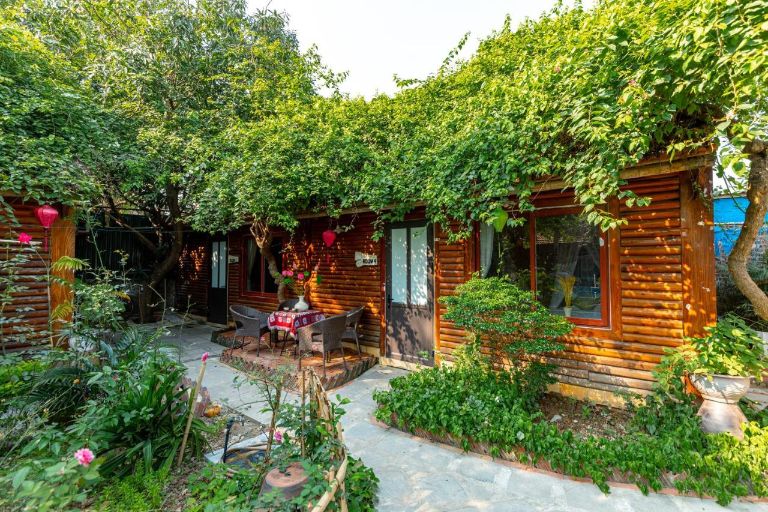 Green Peace Bungalow là một trong những khu nhà gỗ mới nhất tại Ninh Bình, hoàn thành vào năm 2017 và nằm gần khu vực trung tâm ăn uống sầm uất. (Nguồn: booking.com)