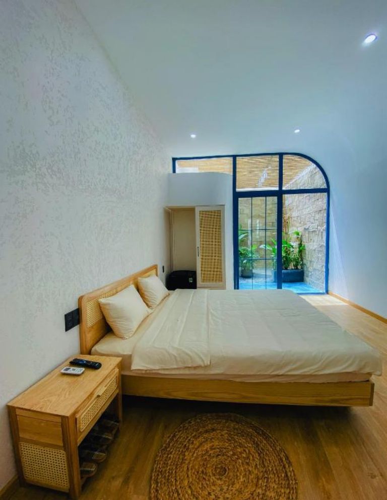Phòng nghỉ với phong cách thiết kế Tropical tại homestay Pleiku