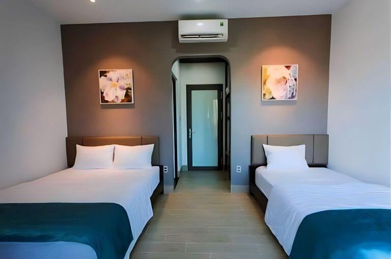Phòng nghỉ sạch sẽ, được cấp giường lớn nhà vệ sinh khép kín của Cảnh Tiên Homestay Tam Thanh Beach 