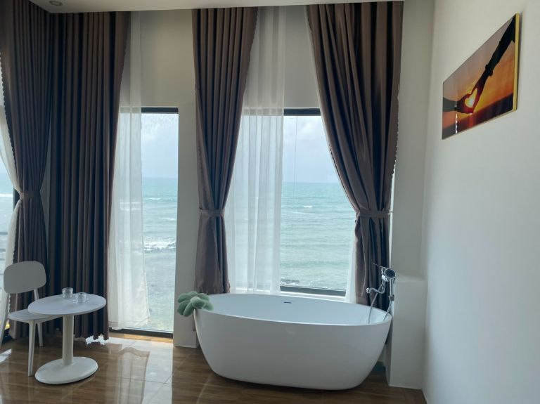 Các phòng hạng VIP tại Giác Homestay đều có view đẹp, có bồn tắm chất lượng bậc nhất hiện nay. 