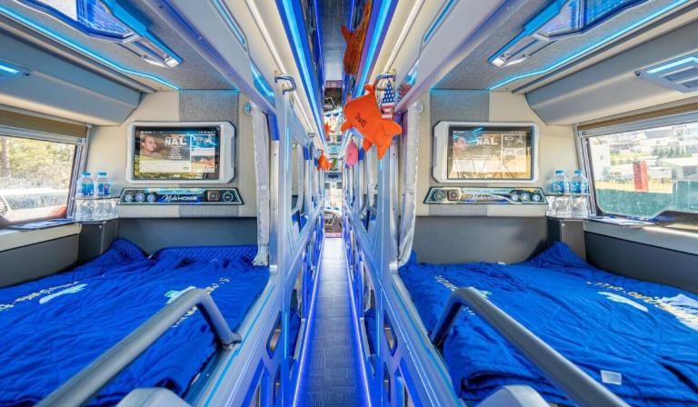 Nhà xe sử dụng dòng xe giường nằm cao cấp với thiết kế hiện đại, giường êm ái